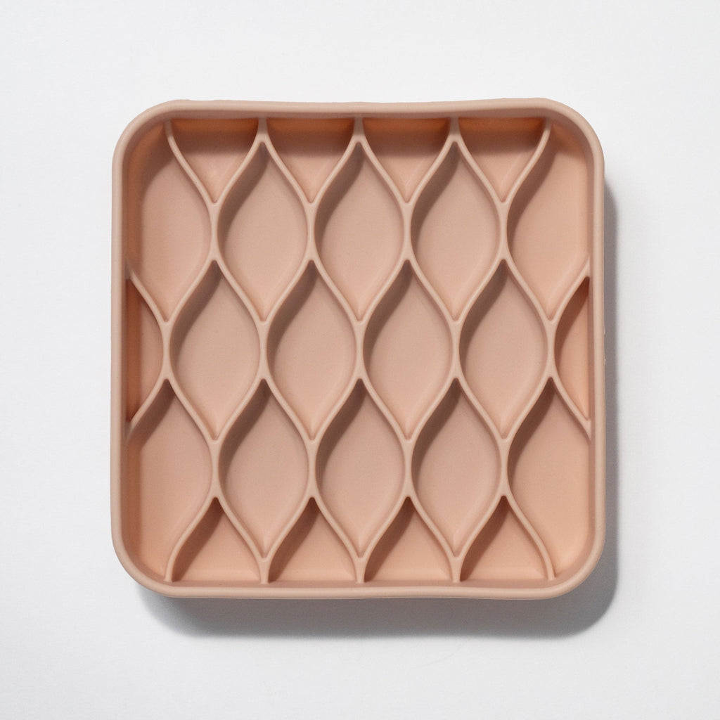 argyle slow feeder bowl - rose water