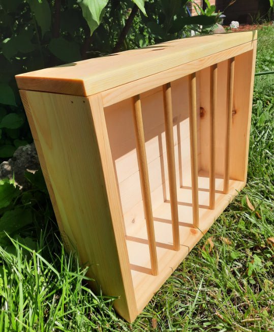 Mounted Hay Feeder for Rabbits & Guinea Pigs