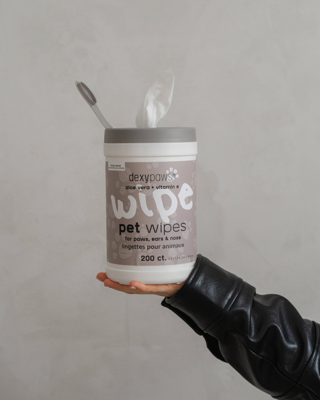 Cleansing Wipes in Canister - Aloe Vera and Vitamin E