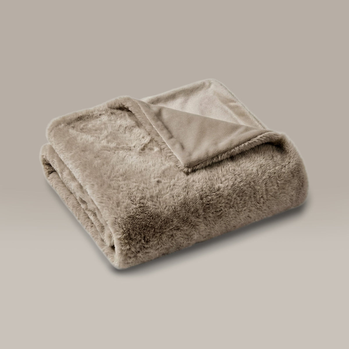 Mini Pixie Faux Fur Pet Throw – Leak-Resistant