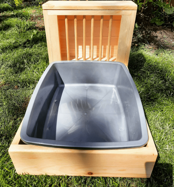 Dowel Style Hay Feeder and Litter Size